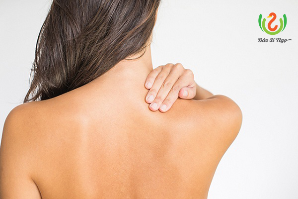 Nổi mụn ở lưng và ngực: Nguyên nhân và cách điều trị hiệu quả -